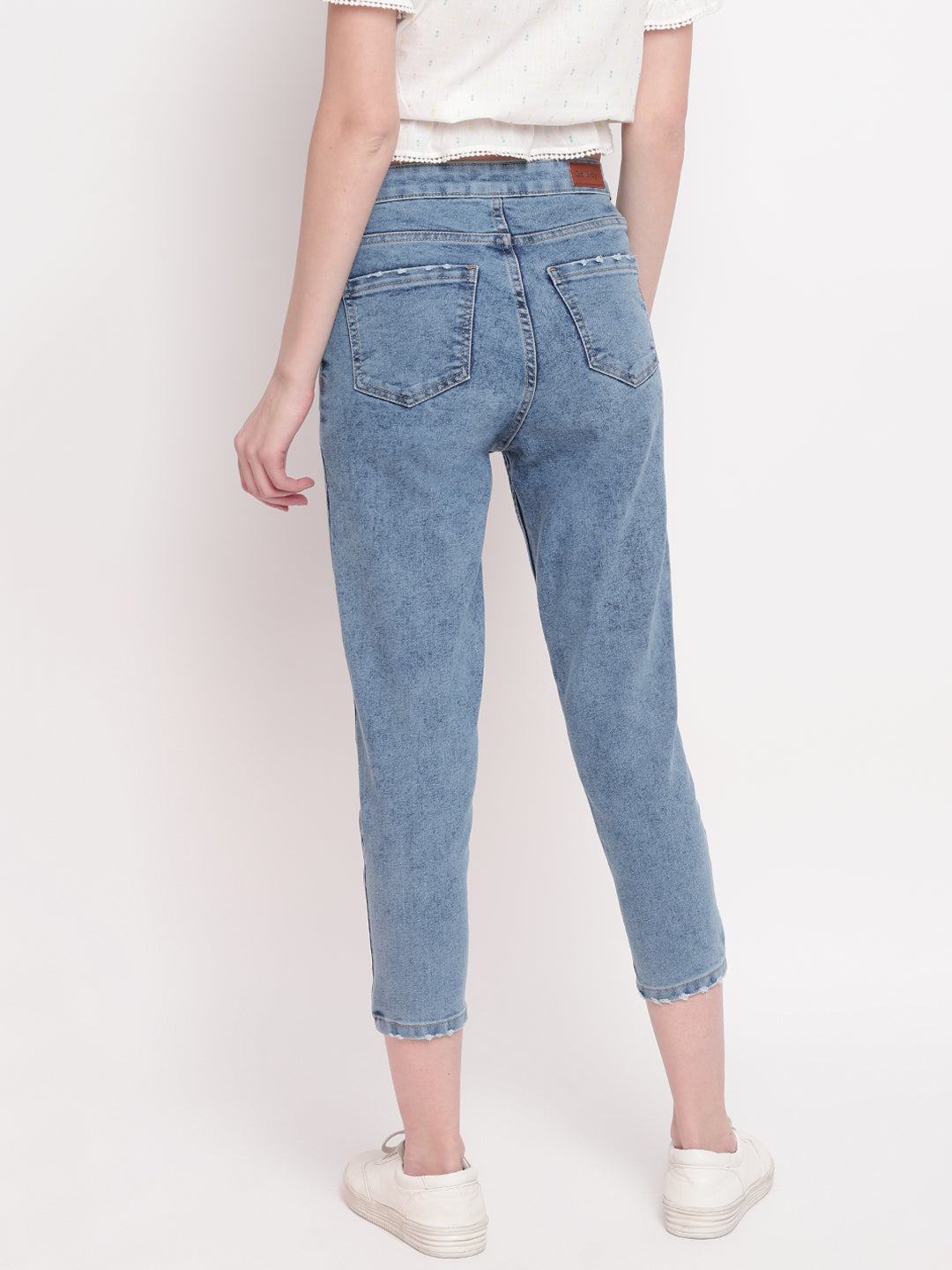 Women High Low Belt And Hem Detailed Slim Fit Denim Jeans