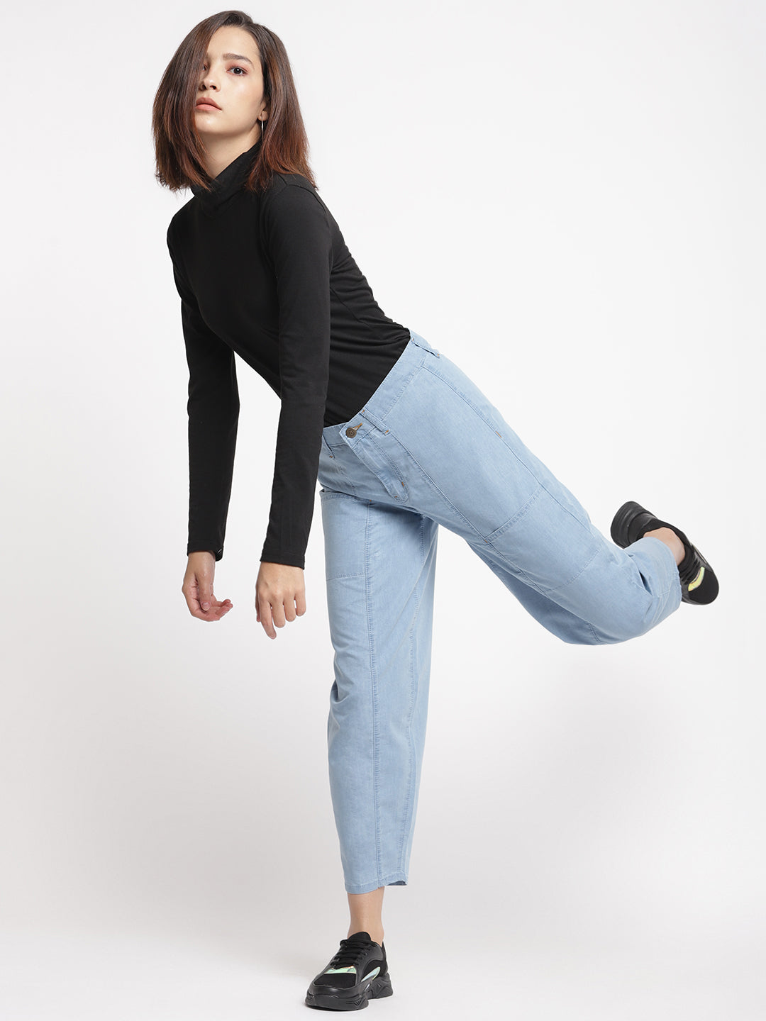 Women Light Blue Asymmetrical Slouchy Fit Front Pockets Denim Jeans